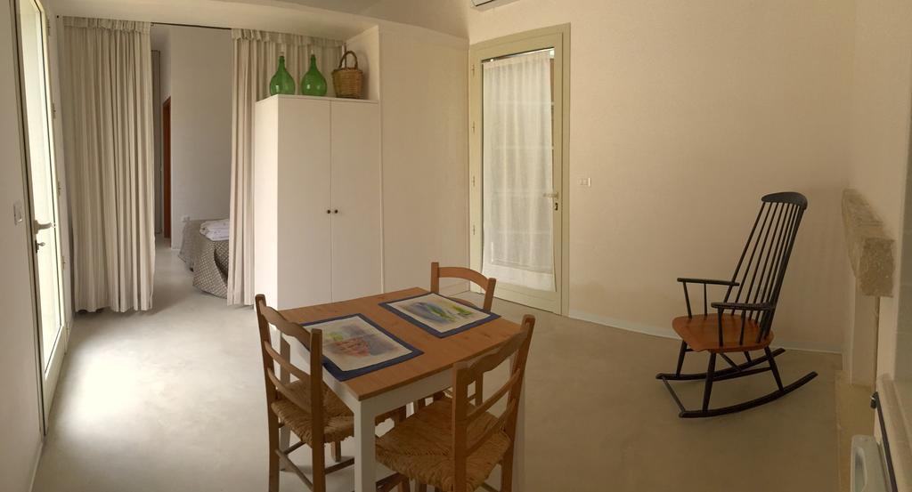 Tenuta Sant'Andrea Giuggianello Bilik gambar