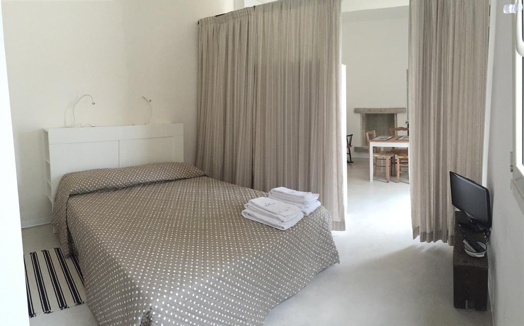Tenuta Sant'Andrea Giuggianello Bilik gambar