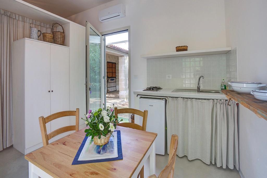 Tenuta Sant'Andrea Giuggianello Bilik gambar